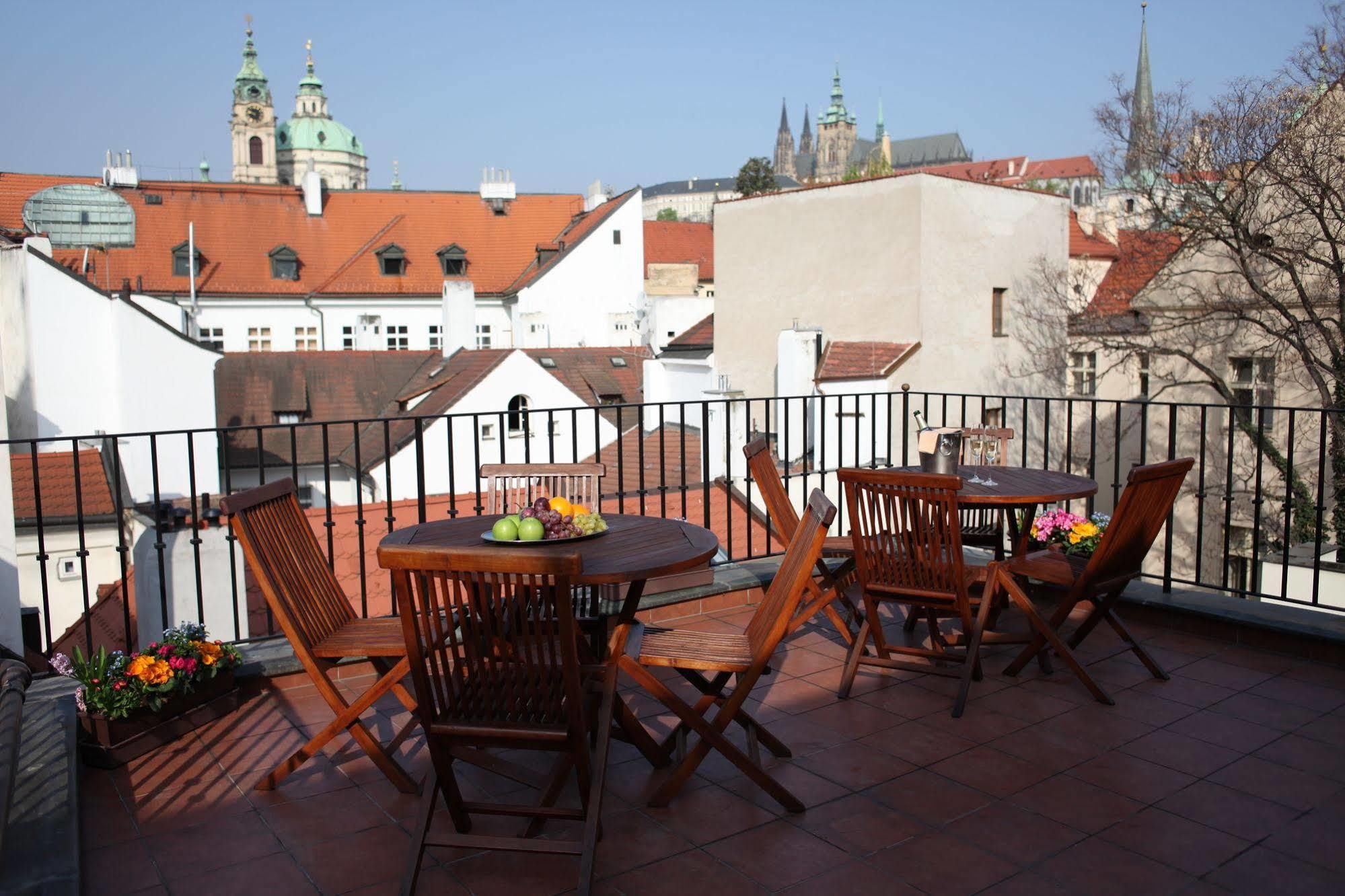 Hotel Pod Vezi Prague Exterior photo